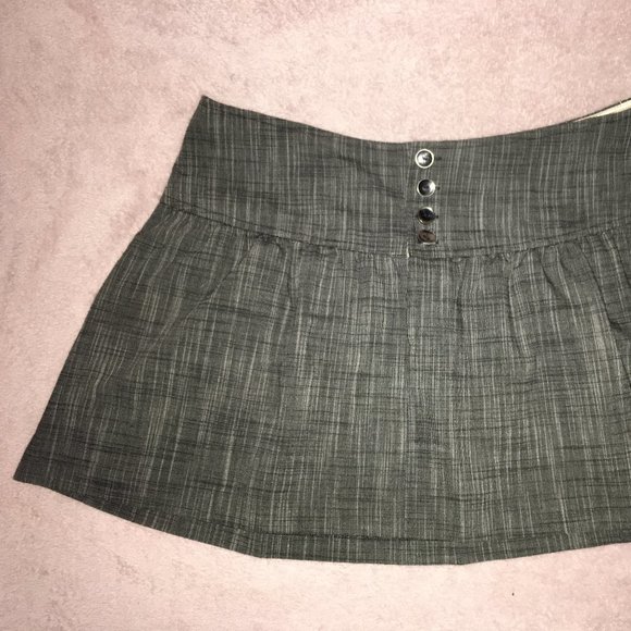 ❄️ Guess Mini Skirt Soft Satin Lined - Picture 1 of 13